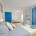 Apartment Agyra